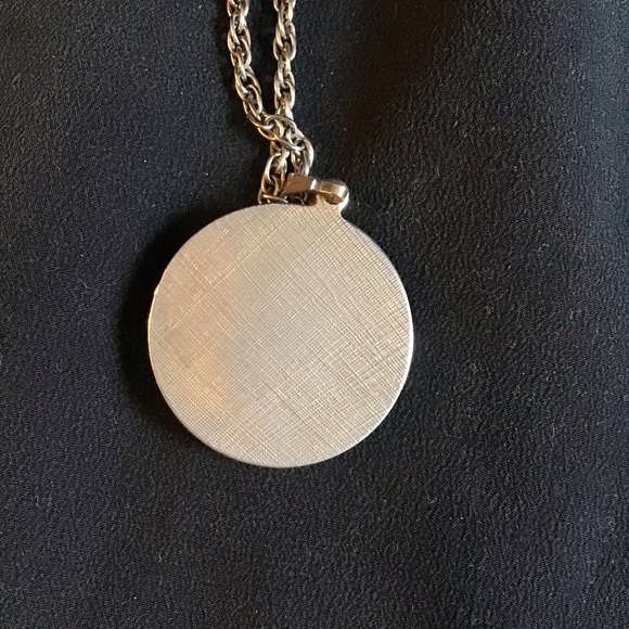 Pretty  Pendent Gold Filagree w Rhinestone Frame - Picture 4 of 4